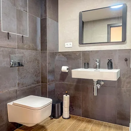 Eurovea Tower 27th Floor, Luxury Bed Vispring Baronet Superb *