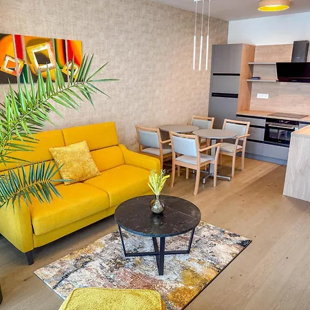 아파트 Eurovea Tower 27th Floor, Luxury Bed Vispring Baronet Superb