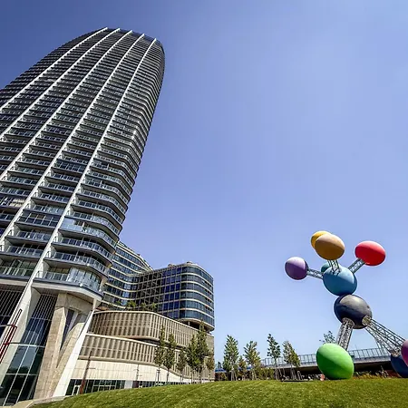 Eurovea Tower 27th Floor, Luxury Bed Vispring Baronet Superb 아파트